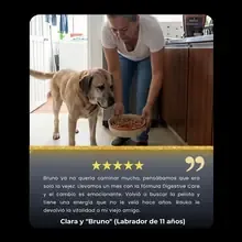 Clara y "Bruno" (Labrador de 11 años)